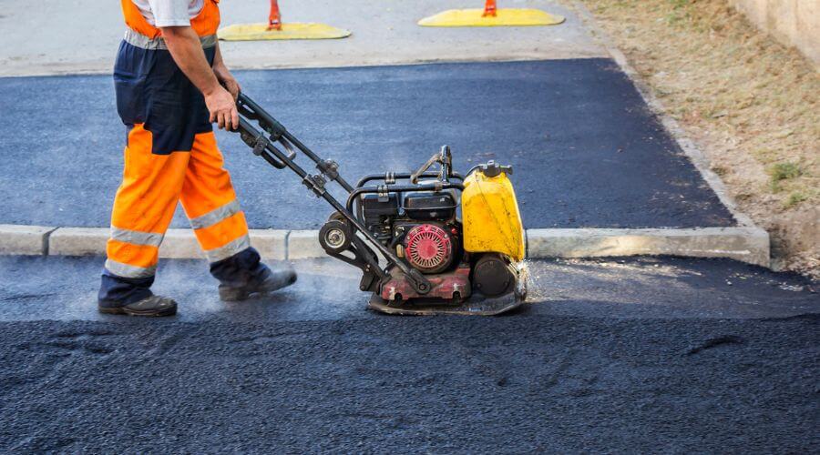 Professional gutter cleaning in White Mountain Lake, AZ